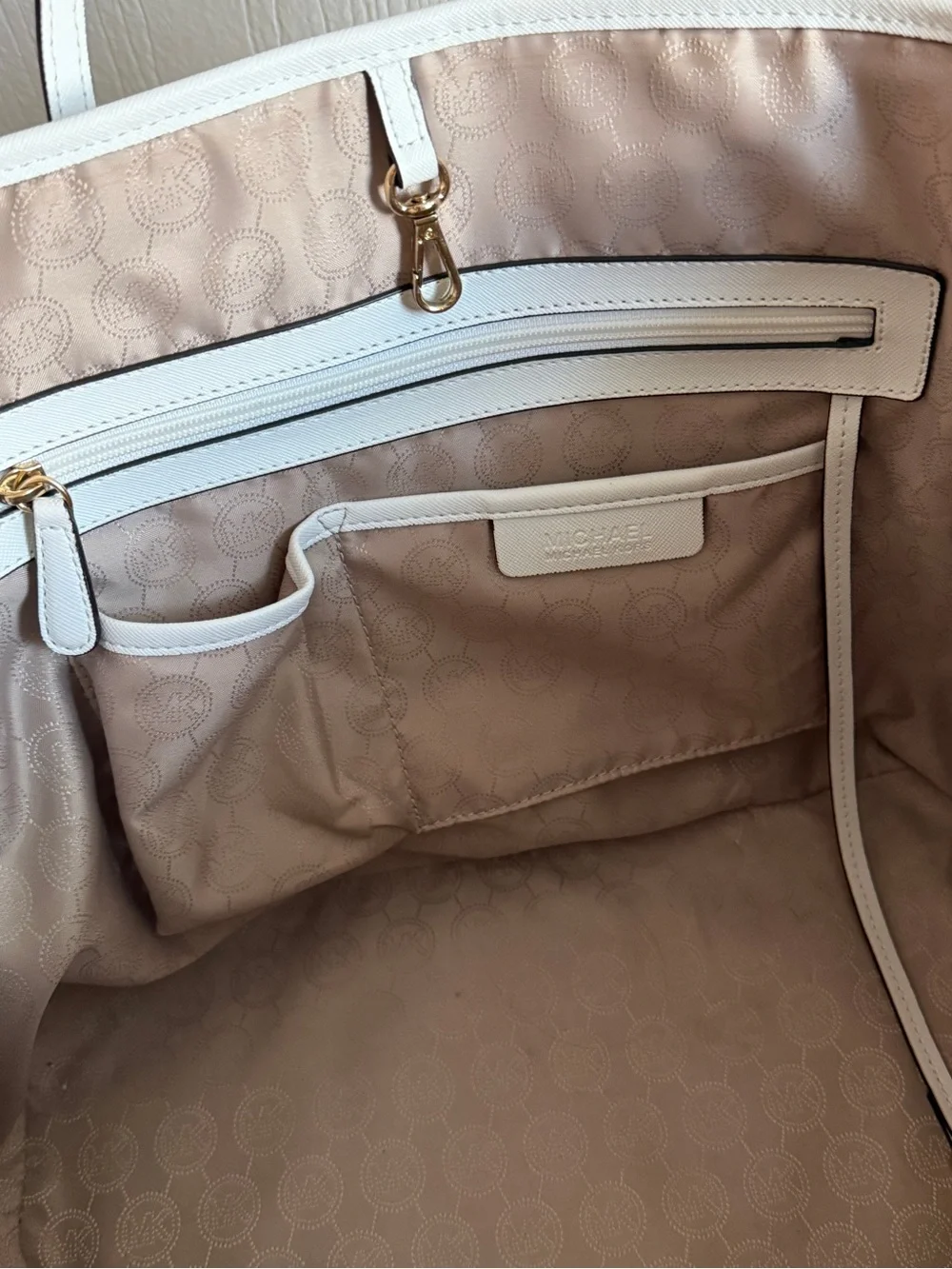 MICHAEL KORS White and Navy Saffiano Two-Tone Tote